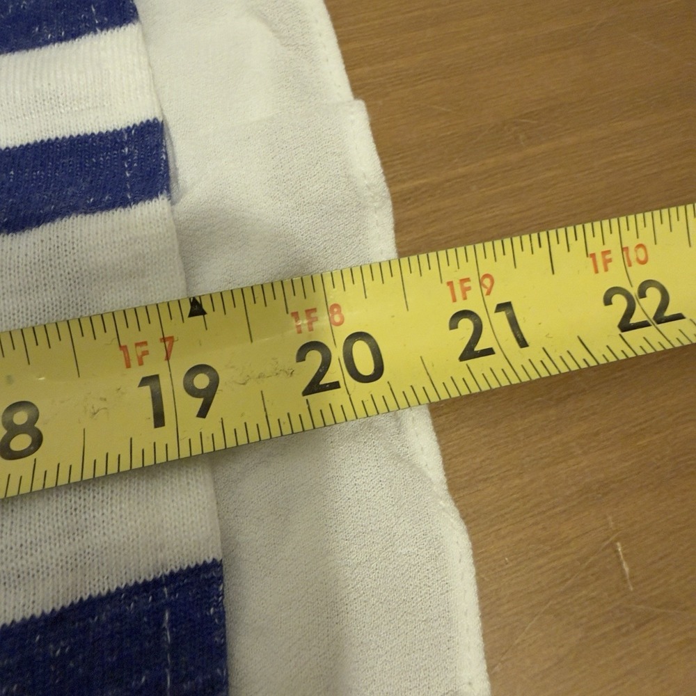 Hazel Women's White Blue Stripe Tank Size Medium - Picture 6 of 6